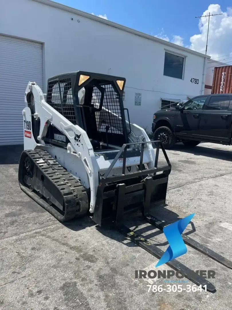 2004 Bobcat T190 Skid Steer Loader Hydraulic For SALE