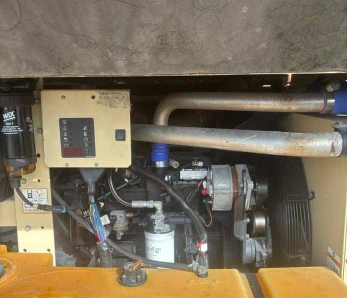 2010-Doosan-375-CFM-Towable-Diesel-Air-Compressor-4.jpeg
