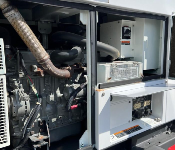 2013-Multiquip-WhisperWatt-Diesel-Generator-25-KVA-Trailer-Mounted-6.jpeg