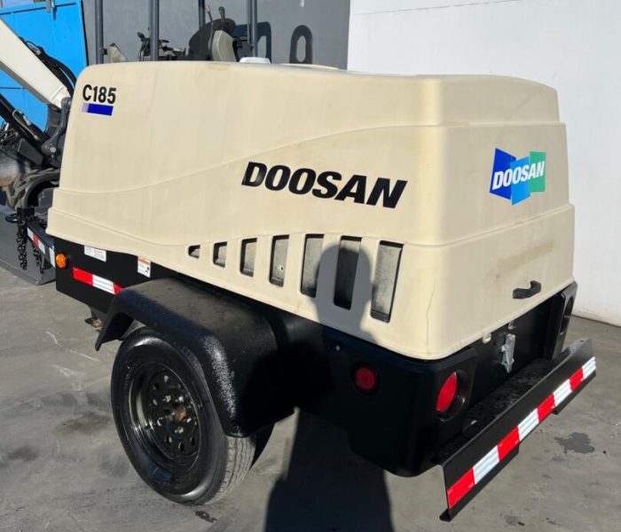 2014-DOOSAN-185-CFM-diesel-air-compressor-11050-2.jpg