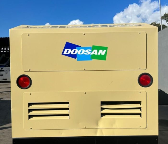 2015-Doosan-375-CFM-Towable-Diesel-Air-Compressor-11059-4.jpg