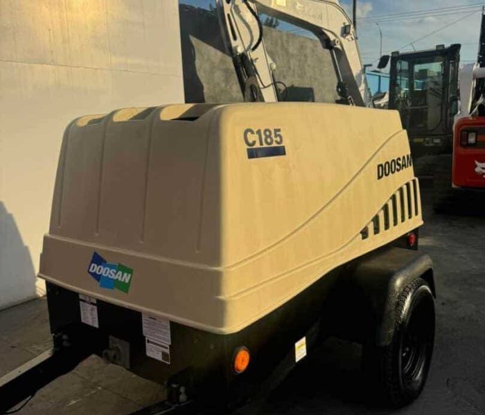 2016-DOOSAN-185-CFM-diesel-air-compressor-11048-3.jpg