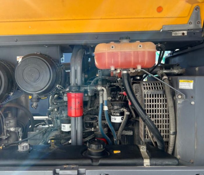 2016-Doosan-400-CFM-Diesel-Air-Compressor-11061-7.jpg