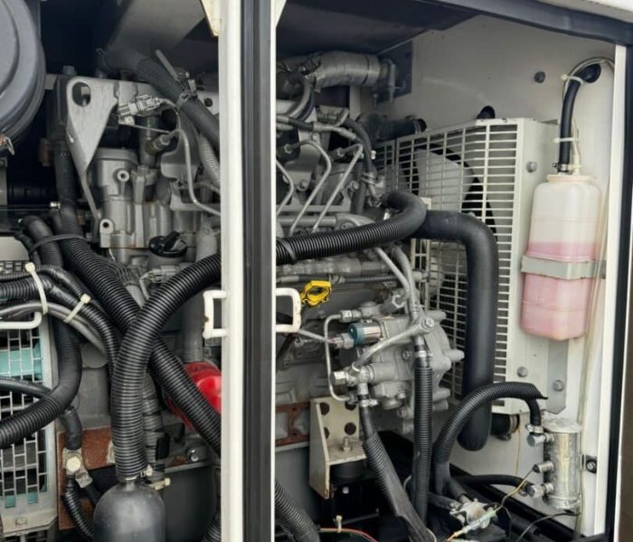 2016-Multiquip-WhisperWatt-Diesel-Generator-25-KVA-Super-Silent-Trailer-Mounted-121006-5.jpg