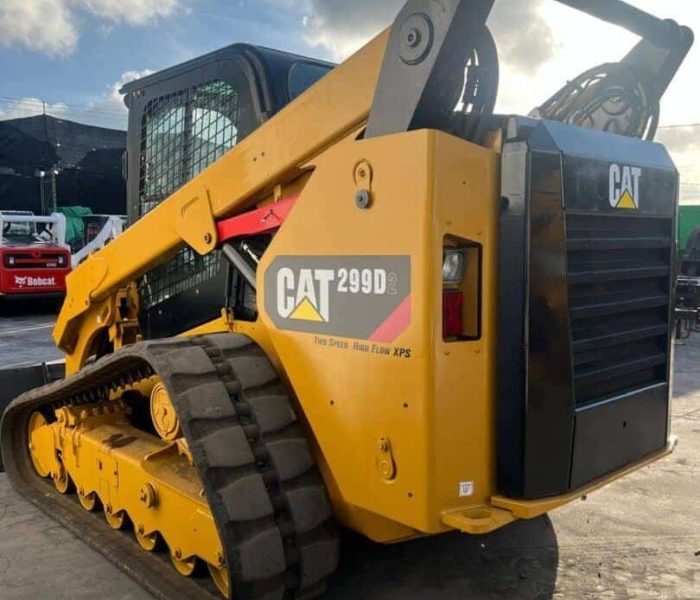 2017-299D2-Skid-Steer-Loader-10093-4.jpg