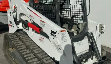 2017-Bobcat-T740-Compact-Track-Loader-10038-2.webp