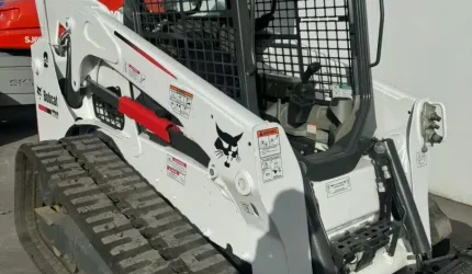 2017-Bobcat-T740-Compact-Track-Loader-10038-2.webp