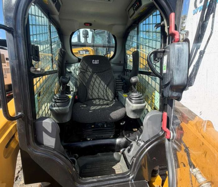 2017-Caterpillar-259D-Skid-Steer-Loader-320112