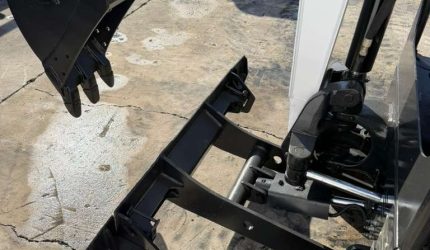2018-Bobcat-E20-Mini-excavator-320104