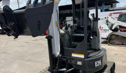 2018-Bobcat-E26-Mini-Excavator-320175