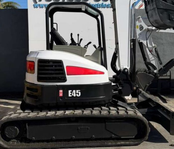 2018-Bobcat-E45-Mini-Excavator-32050