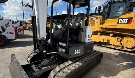 2018-Bobcat-E45-Mini-Excavator-32050