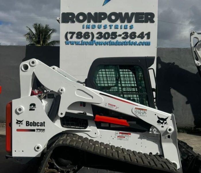 2018-Bobcat-T740-Compact-Track-Loader-10042-1.jpeg