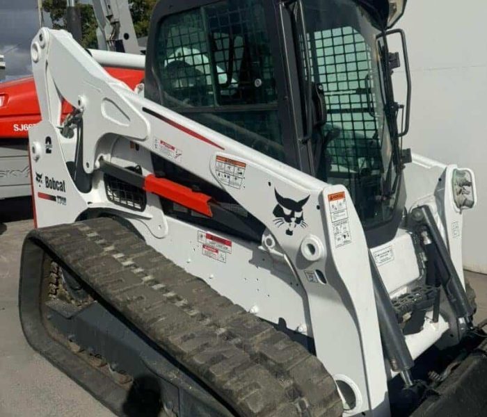 2018-Bobcat-T740-Compact-Track-Loader-10042-2.jpeg