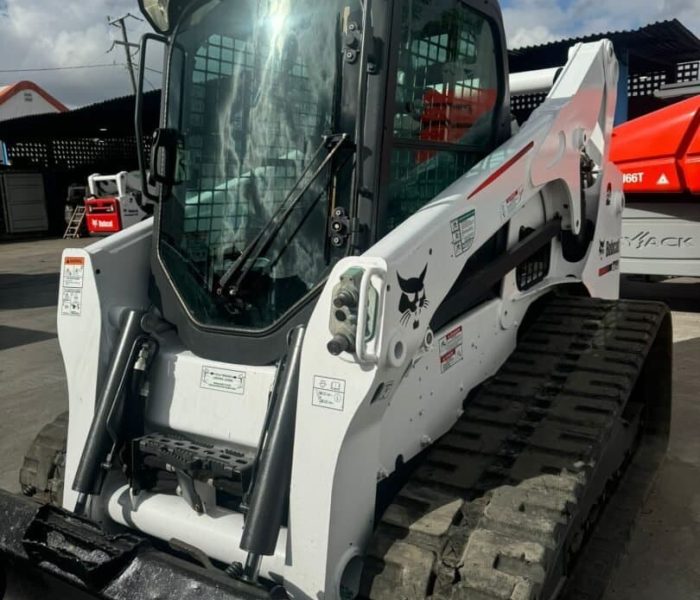 2018-Bobcat-T740-Compact-Track-Loader-10042-3.jpeg
