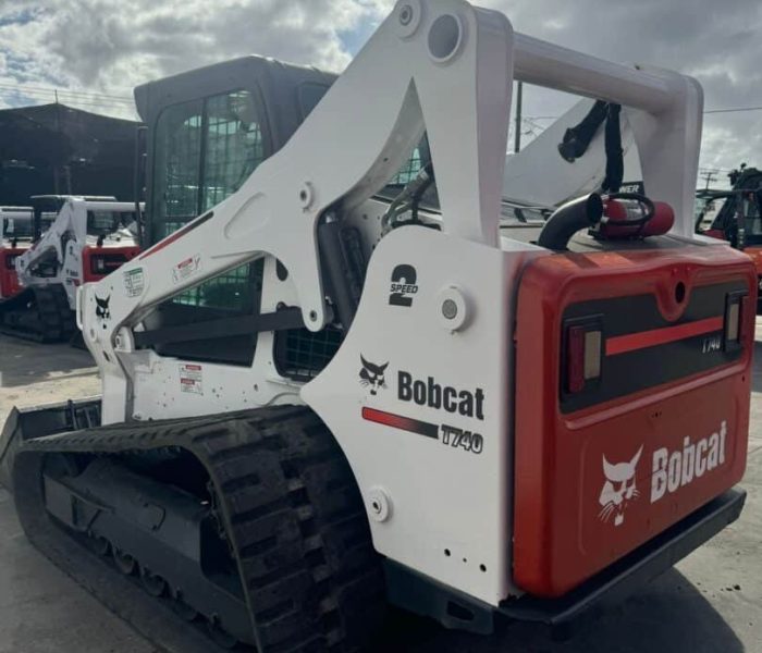 2018-Bobcat-T740-Compact-Track-Loader-10042-4.jpeg