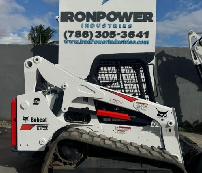 2018-Bobcat-T740-Skid-Steer-Loader-Hydraulic-Aux-High-Flow-2-Speed-Joystick-10014-1.jpeg