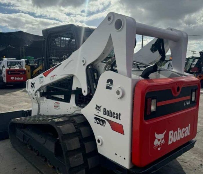 2018-Bobcat-T740-Skid-Steer-Loader-Hydraulic-Aux-High-Flow-2-Speed-Joystick-10014-3.jpeg