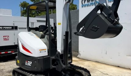 2018 Bobcatb E32 Mini Excavator-320180