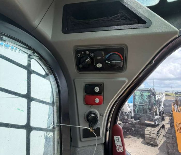 2018 Caterpillar 299D2-320150