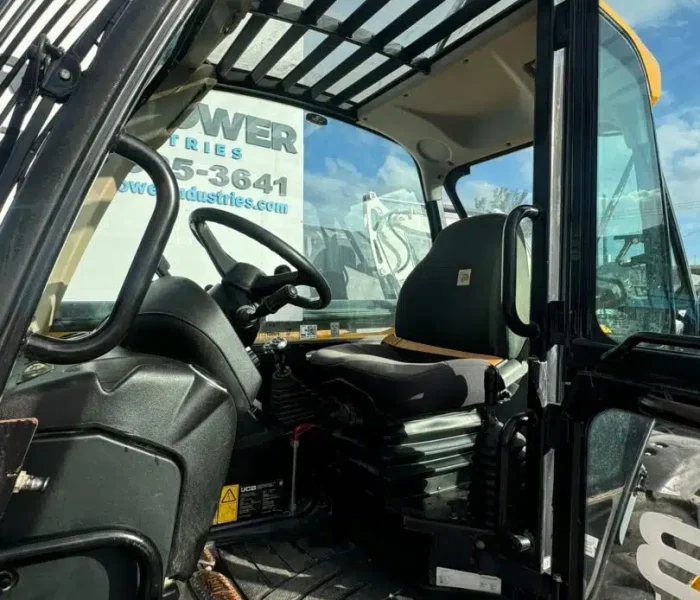 2018-JCB-540-140-HiViz-Telehandler-121074-9.webp