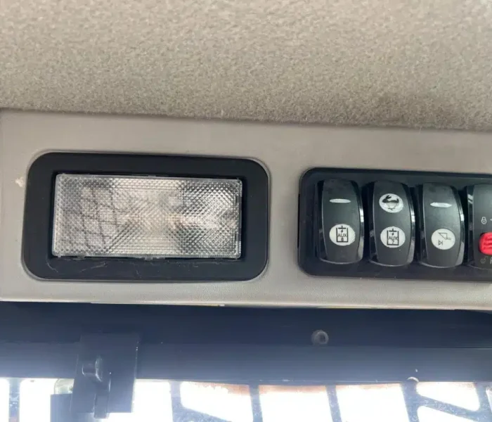 2019-Caterpillar-259D-Skid-Steer-Loader-10097-4.webp