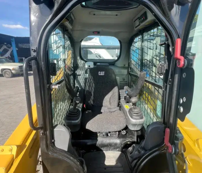 2019-Caterpillar-259D-Skid-Steer-Loader-10097-8.webp