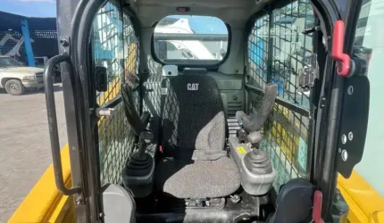 2019-Caterpillar-259D-Skid-Steer-Loader-10097-8.webp