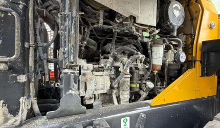 2019-Komatsu-WA320-8-Wheel-Loader-306205