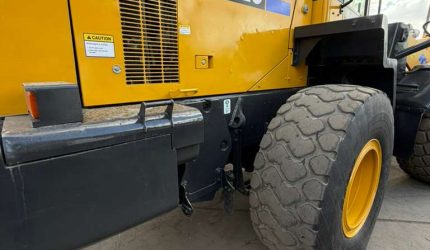 2019-Komatsu-WA320-8-Wheel-Loader-306205