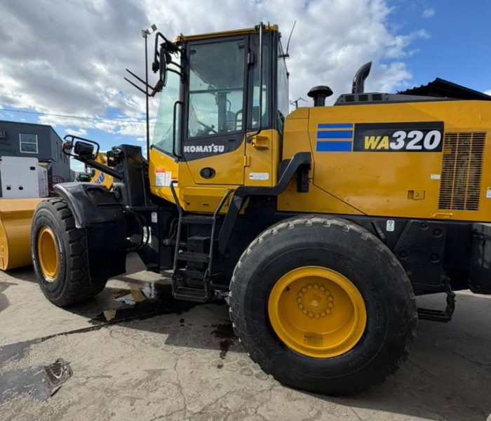 2019-Komatsu-WA320-8-Wheel-Loader-306205