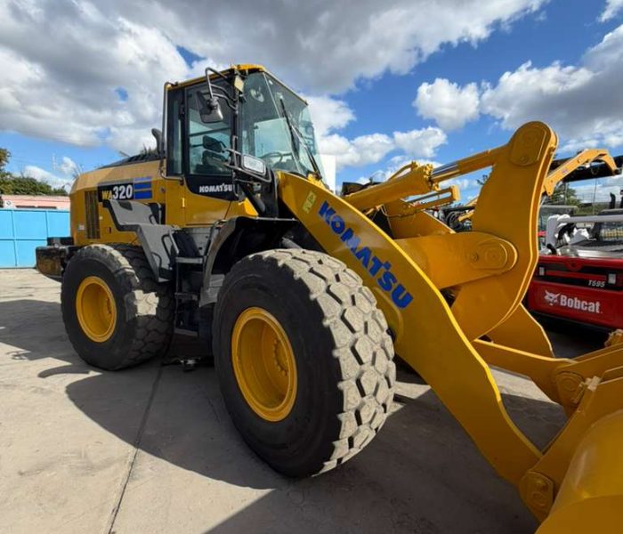 2019-Komatsu-WA320-8-Wheel-Loader-306205