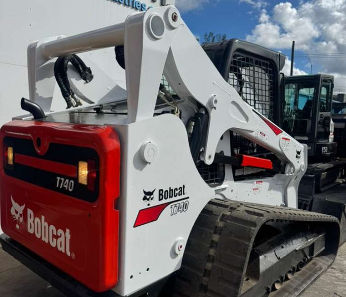 2020-Bobcat-T740-Skid-Steer-Loader-32070