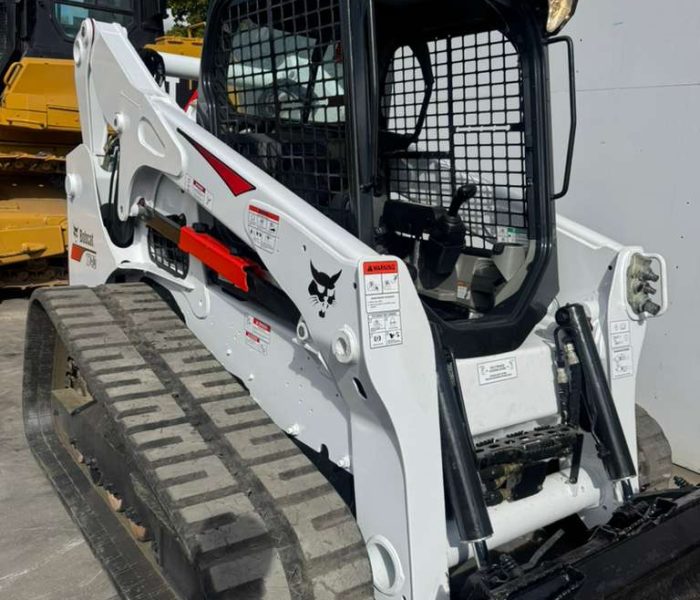 2020-Bobcat-T740-Skid-Steer-Loader-32070