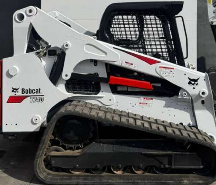 2020-Bobcat-T740-Skid-Steer-Loader-32070