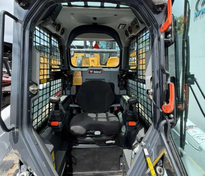 2020-Bobcat-T76-Skid-Steer-Loader-320121