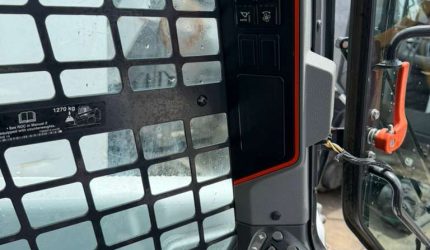 2020-Bobcat-T76-Skid-Steer-Loader-320121
