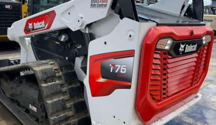 2020-Bobcat-T76-Skid-Steer-Loader-320121