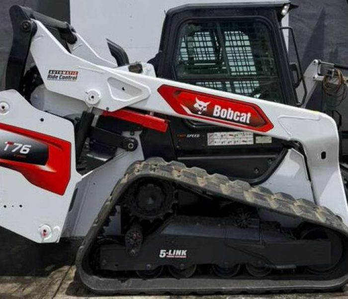 2020-Bobcat-T76-Skid-Steer-Loader-320121