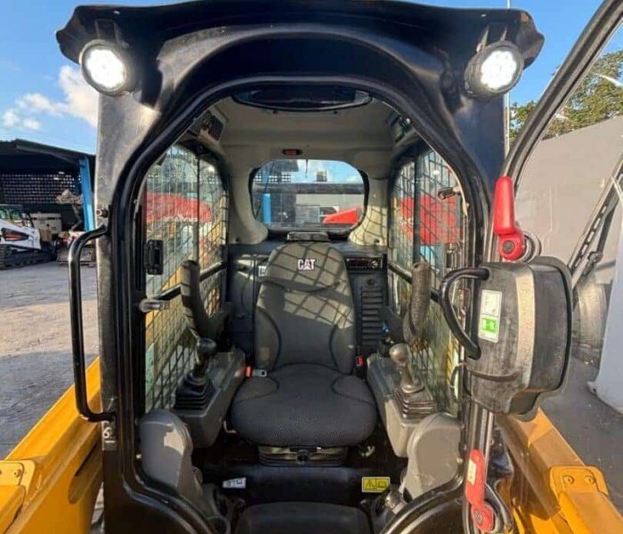 2020-Caterpillar-259D3-Compact-Track-Loader-Skid-Steer-12.jpg