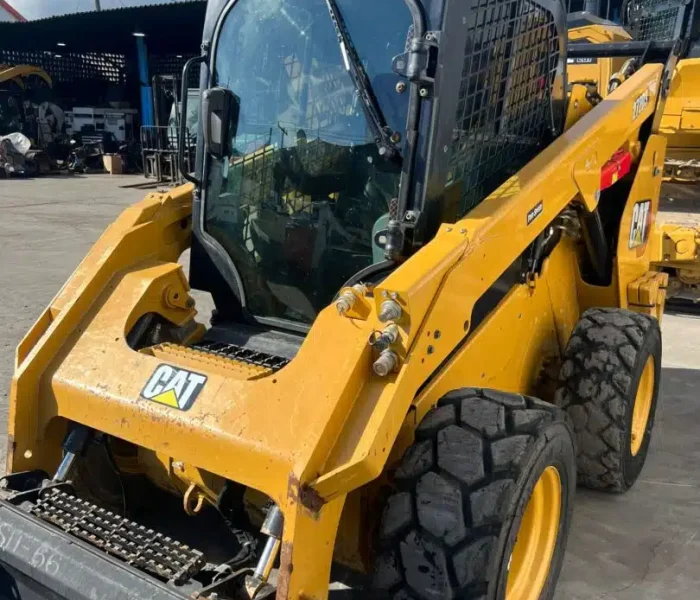 2020-Caterpillar-272D3-Skid-Steer-Loader-100102-3.webp