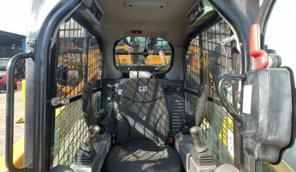 2020-Caterpillar-272D3-Skid-Steer-Loader-100102-6.webp