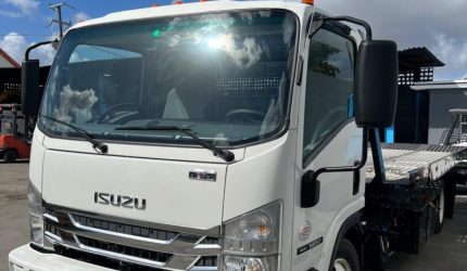 2020-Isuzu-NRR-141002-13.jpg