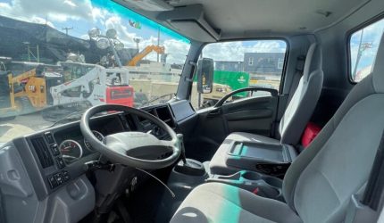 2020-Isuzu-NRR-141002-4.jpg