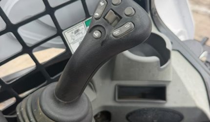 2020-T595-skid-steer-320165