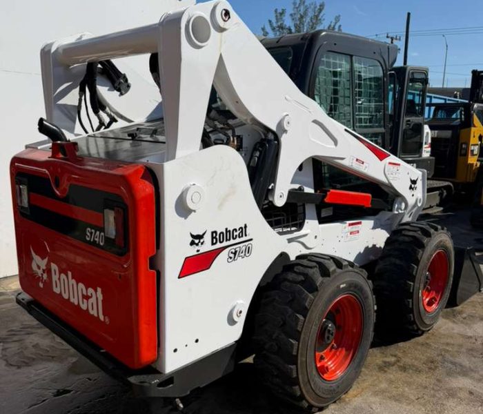 2021 Bobcat S740 Skid Steer Loader 320102