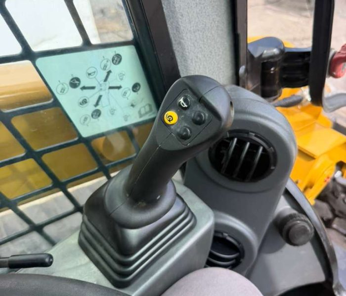 2021-Caterpillar-299D3-Skid-Steer-320136