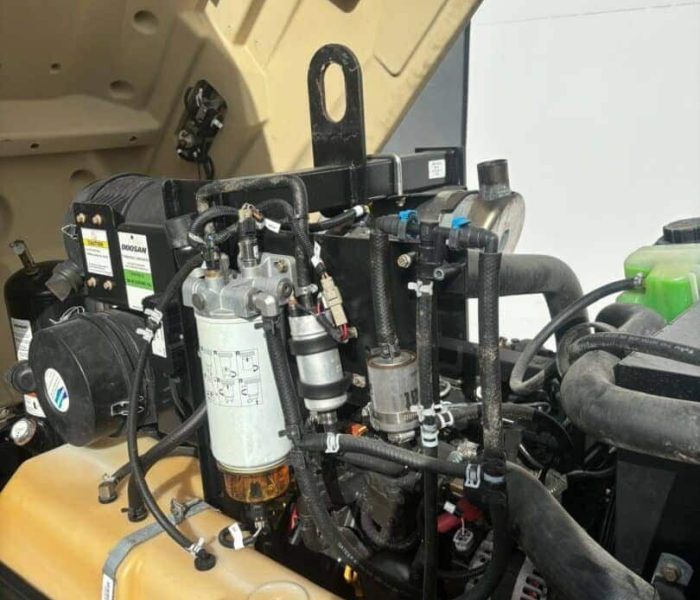 2023-DOOSAN-185-CFM-diesel-air-compressor-11042-6-1.jpeg