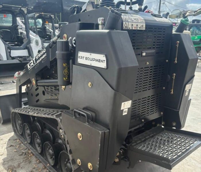 2023-ST900HD-Mini-Skid-Steer-Loader-3.jpg