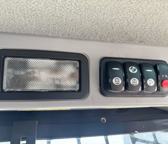 299 skid steer-100103